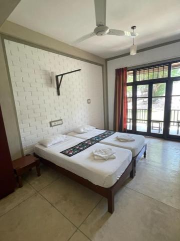 Serein Beach Hotel Tangalle Eksteriør bilde